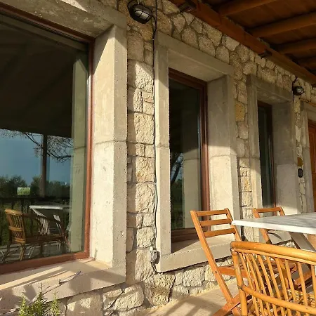 House Among Olive Trees Near The Sea Apartamento